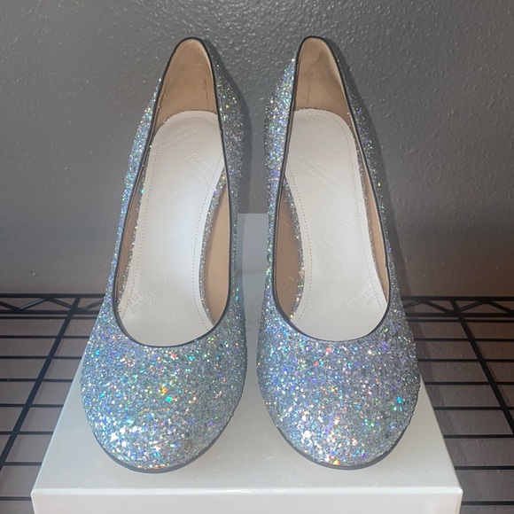 Pumps - Picture 1 of 12
